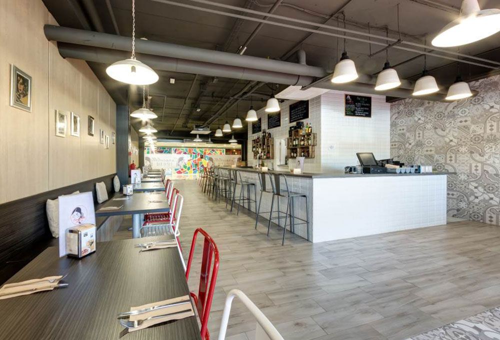 MOKA Café, concepto de cafetería vintage italiana abre en Sevilla. Otro proyecto más de MisterWils, más de 4000m2 de exposición y venta