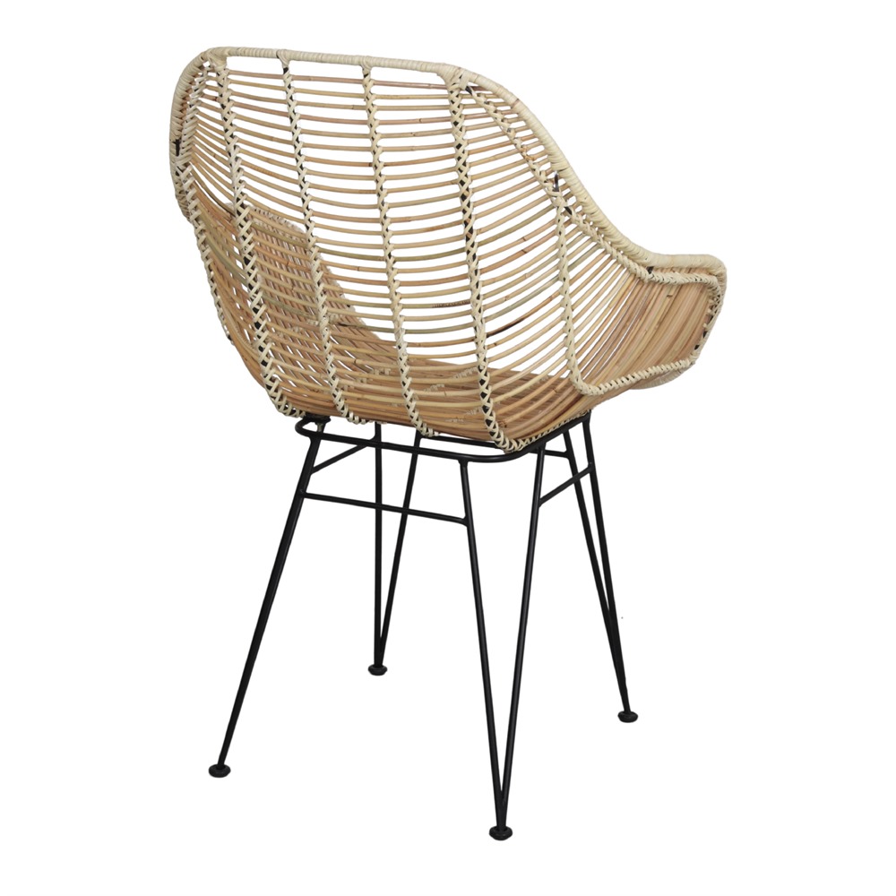 SILLA DE RATTÁN BUCKET, de estilo Nórdico, con estructura tubular de acero, una silla muy resistente y con mucho estilo. 4