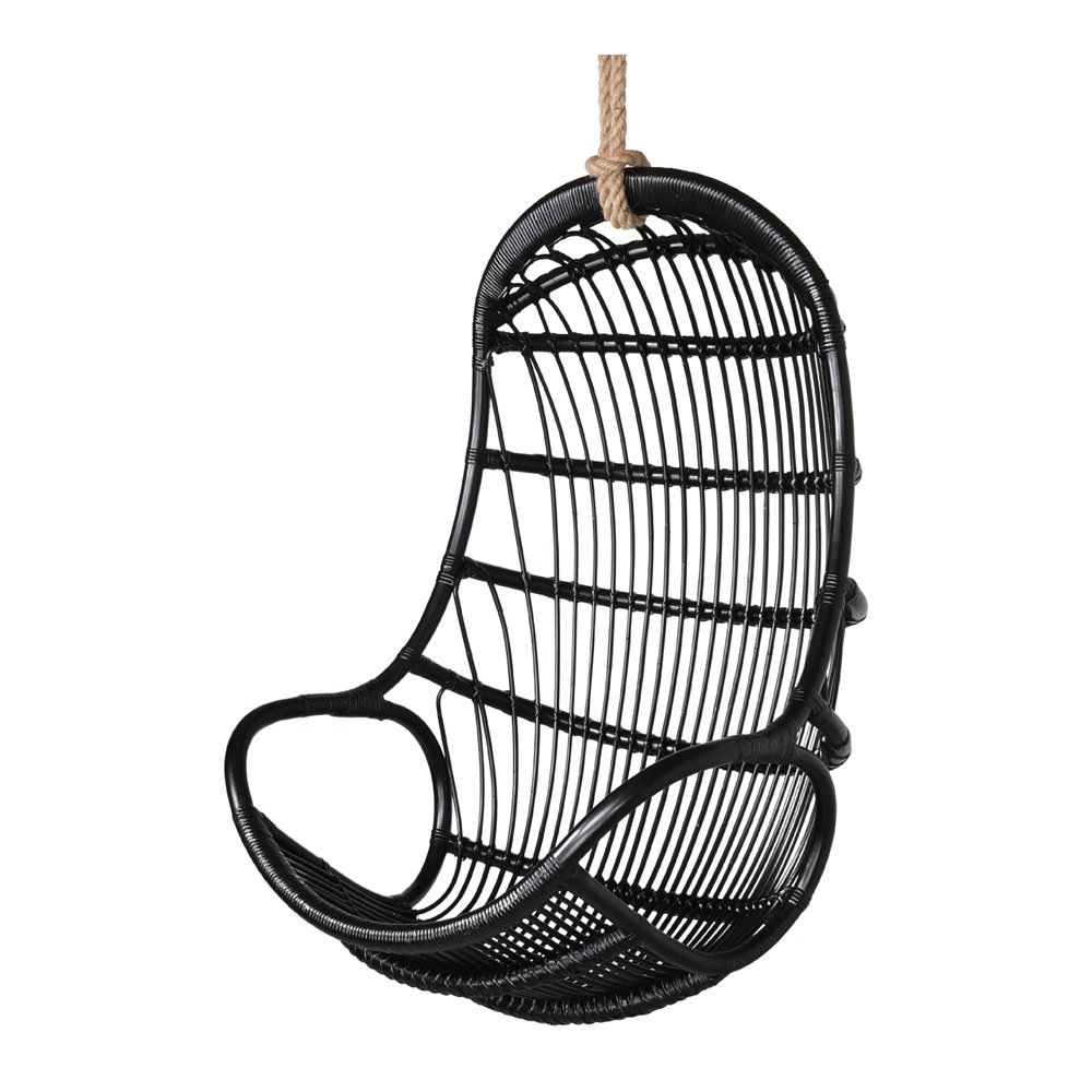 SANDRA NEGRA Silla colgante de rattan tipo Egg Chair Encuéntrala en MisterWils. Más de 4000m² de exposición y almacén.