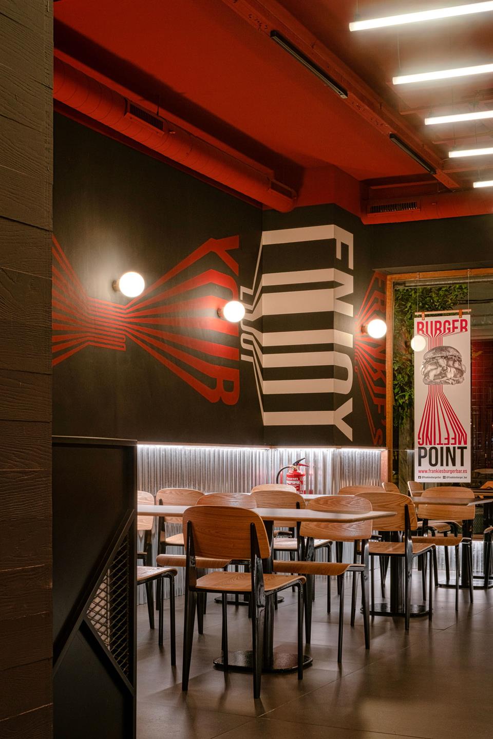 El restaurante Frankie's Burger Bar ha inaugurado en el centro de Valencia 14