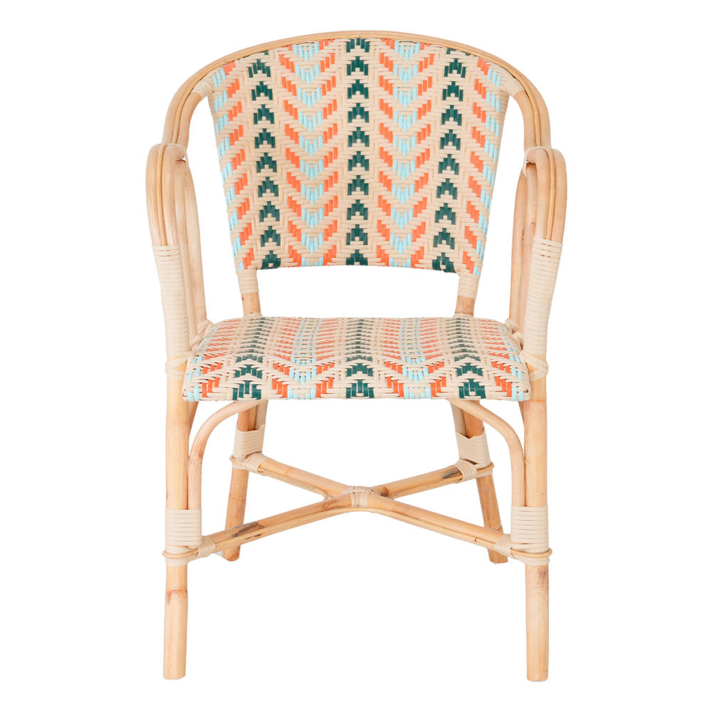 Silla de ratán sintético Salina, de estilo Bistro. Estructura de ratán natural. Asiento en médula de ratán sintético multicolor. No apta para exterior. frontal