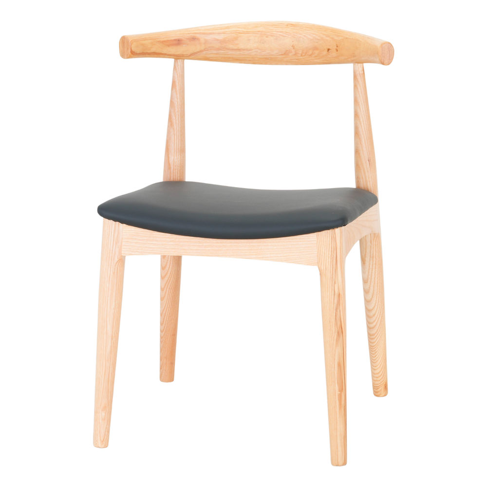 Silla de madera Estilena, de estilo Mid Century. Silla inspirada en el diseño original de Hans J. Wegner. Fabricada en madera maciza de fresno con acabado natural. Asiento tapizado.
